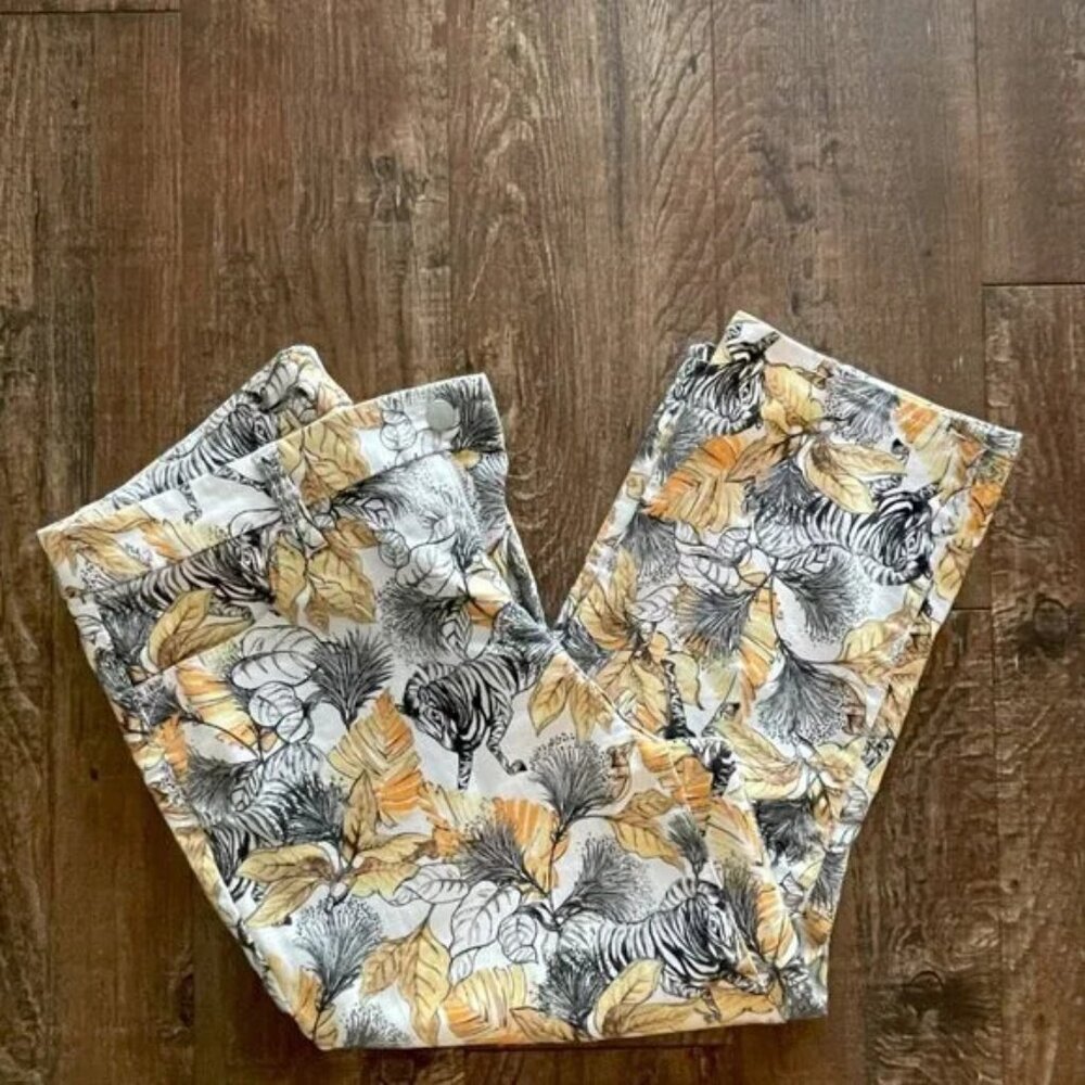 CHICO'S | PERFECT STRETCH SLIM LEG CAPRI SIZE 0.5 WHITE YELLOW FLORAL